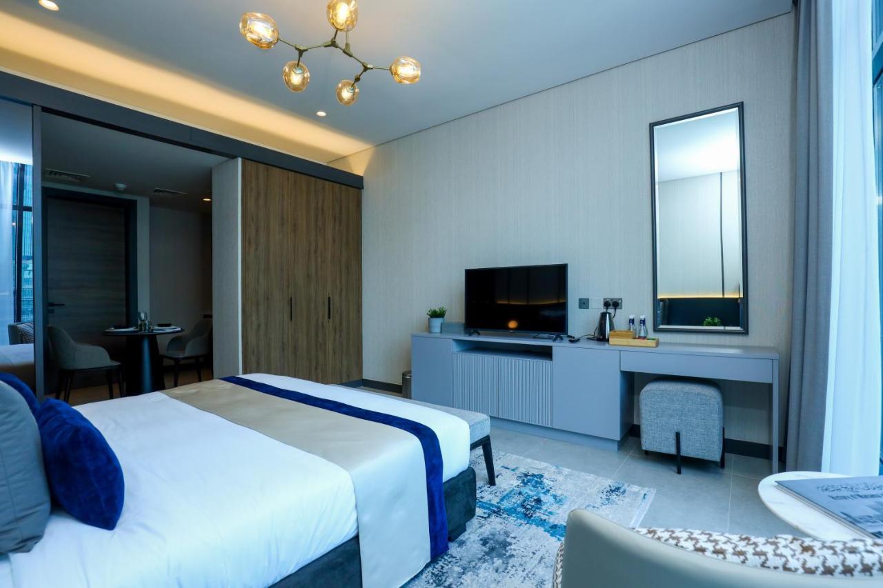 Charthouse Bahrain Hotel Manáma Kültér fotó A bedroom at the hotel