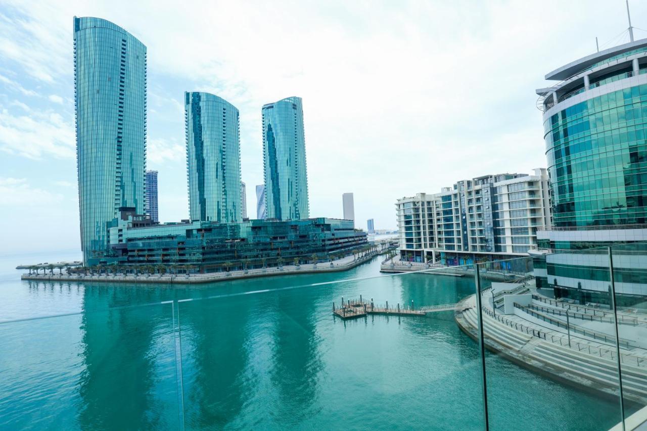 Charthouse Bahrain Hotel Manáma Kültér fotó The residential complex of Al Bandar