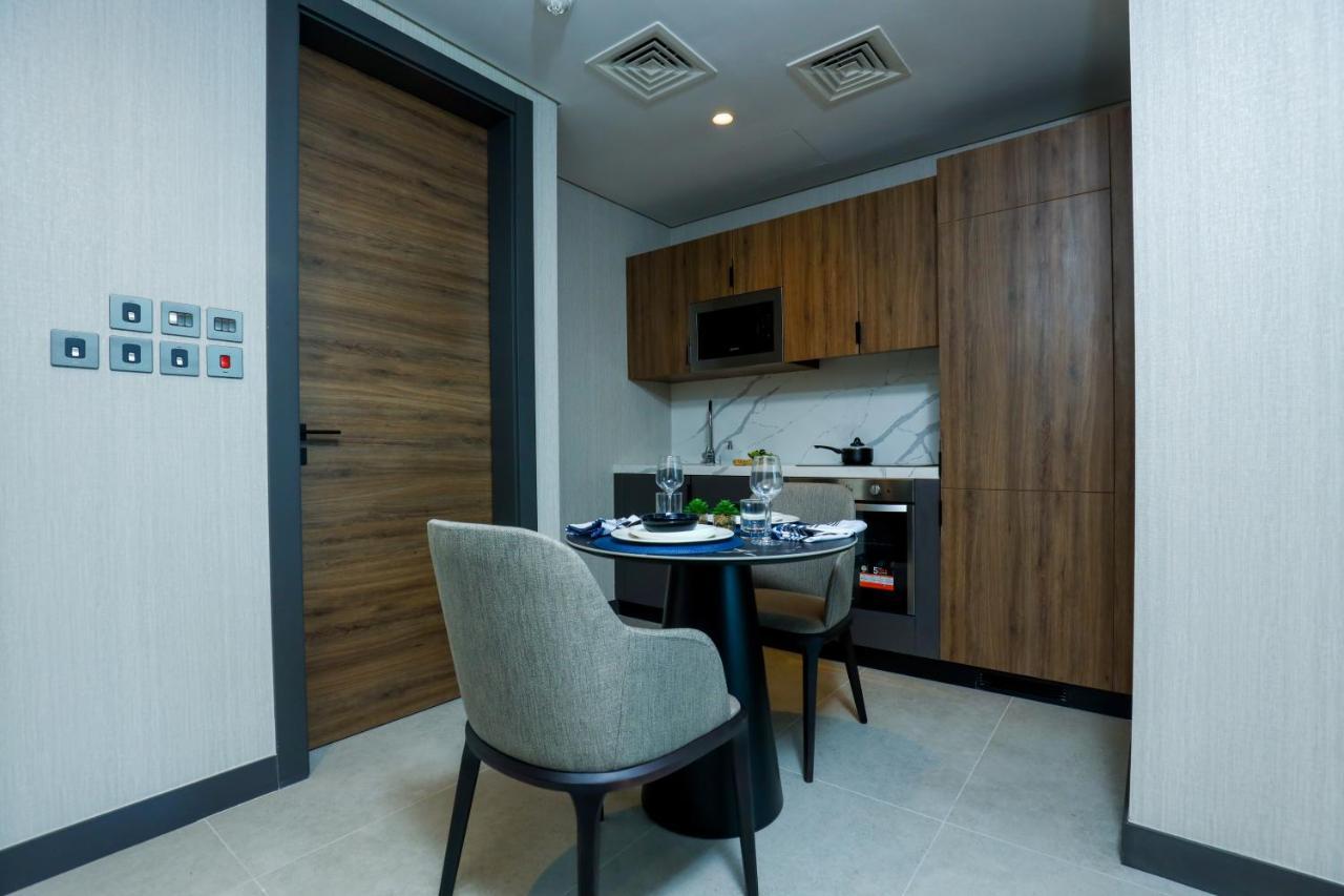 Charthouse Bahrain Hotel Manáma Kültér fotó Kitchenette