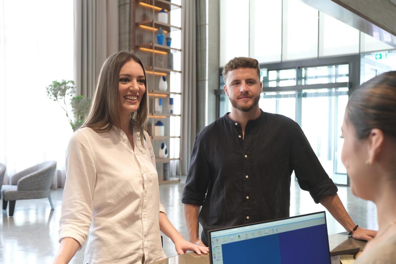 Charthouse Bahrain Hotel Manáma Kültér fotó Students at the University of Applied Sciences and Medical University of Southern Tyrol