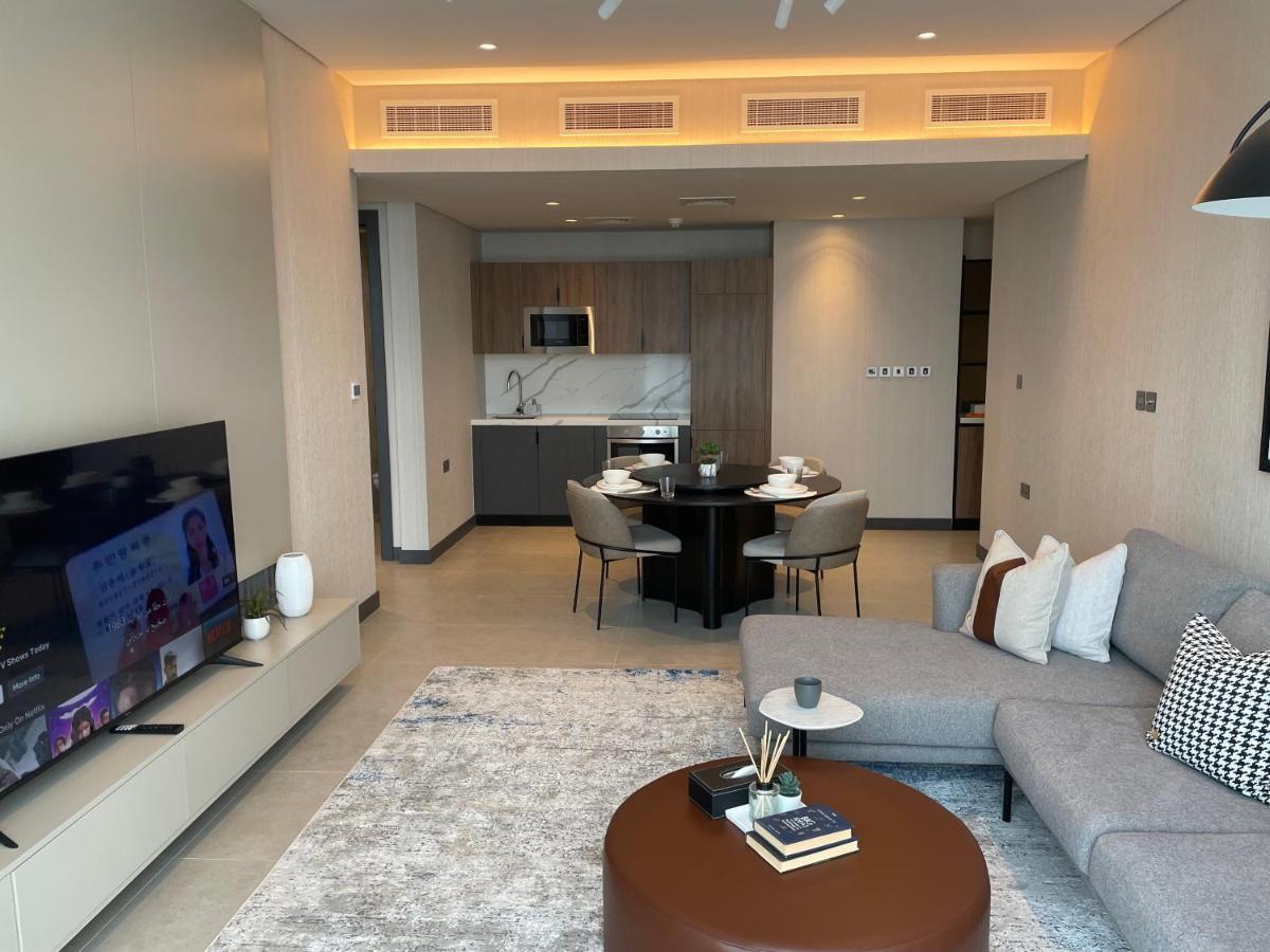 Charthouse Bahrain Hotel Manáma Kültér fotó A living room in a two-bedroom apartment