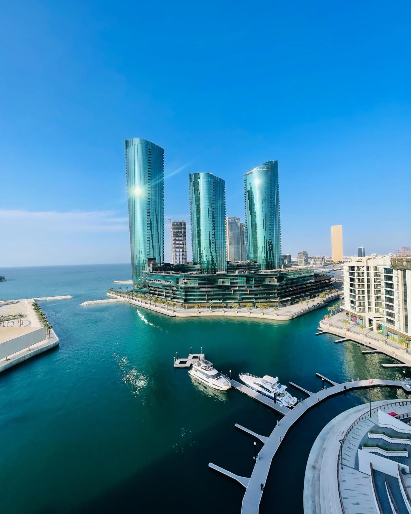 Charthouse Bahrain Hotel Manáma Kültér fotó The complex in 2018