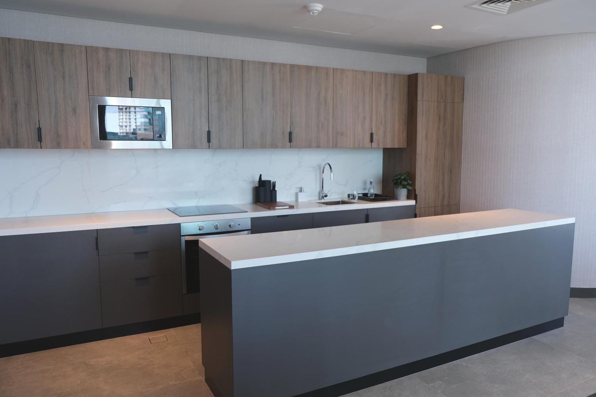 Charthouse Bahrain Hotel Manáma Kültér fotó A kitchen in a typical apartment